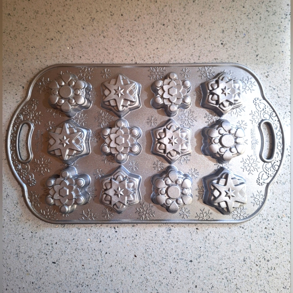 Nordicware Frosty Flakes Bites Pan NWOB